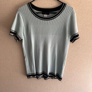 Women’s Karl Lagerfeld sweatshirt SZ. Large NWT.